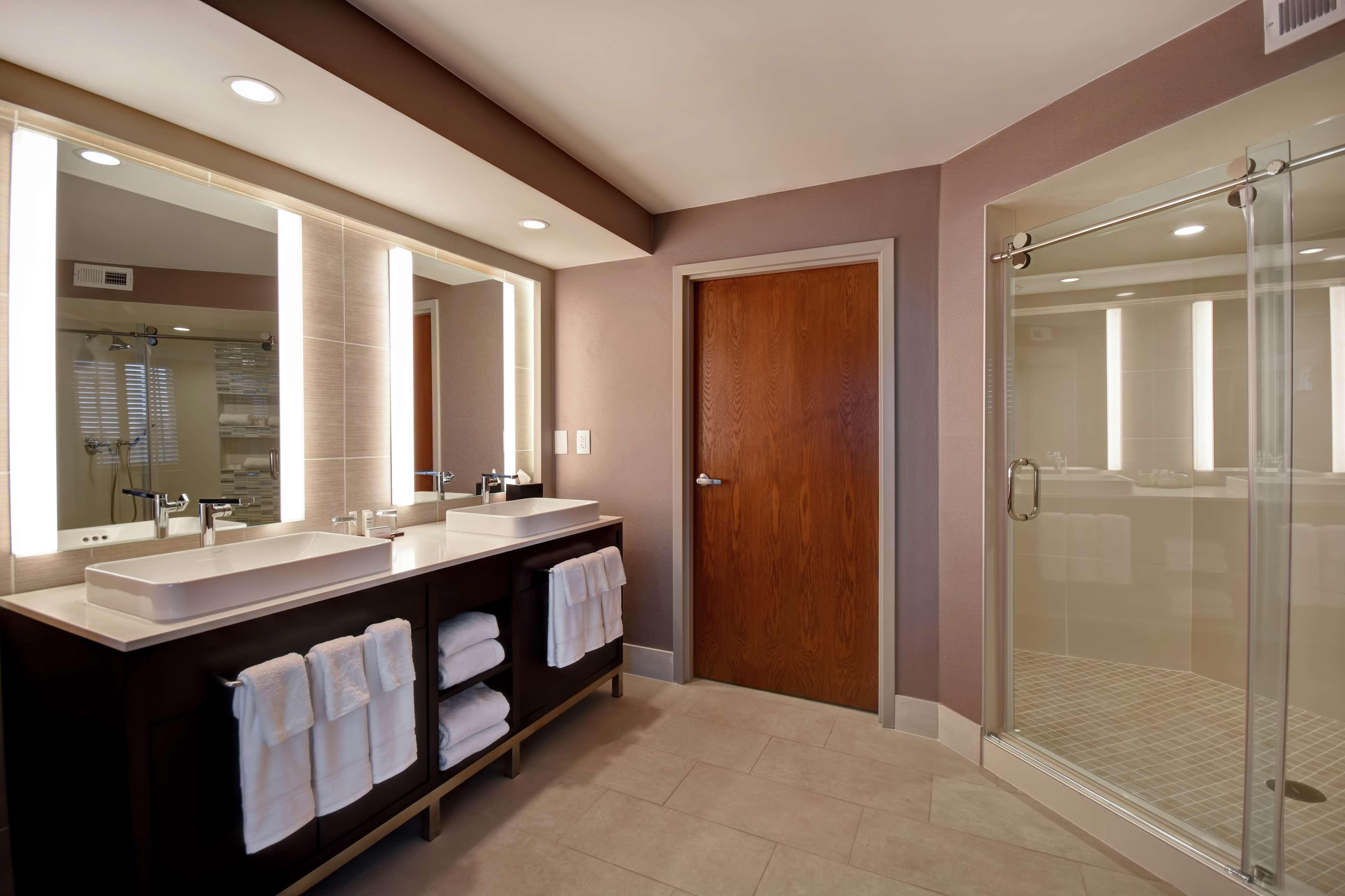 Embassy Suites By Hilton Raleigh Durham Research Triangle Cary Eksteriør bilde